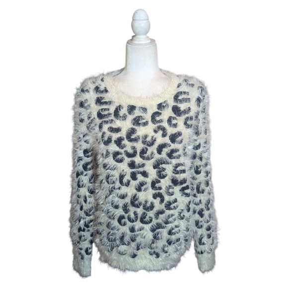 POL Fuzzy Eyelash Leopard Print Abstract Cozy Sweater Black/White Sz L - Picture 5 of 9